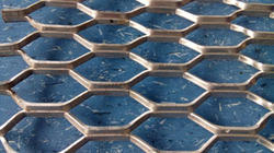 Expanded Metal Mesh - Steel Wire Mesh, Crimped Wire Design For Durable Applications
