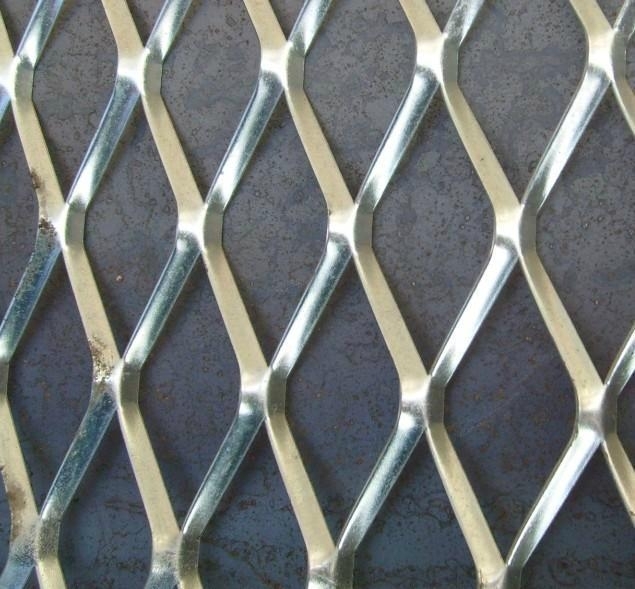 Expanded Metal Mesh - Steel Wire Mesh, Crimped Wire Design For Durable Applications