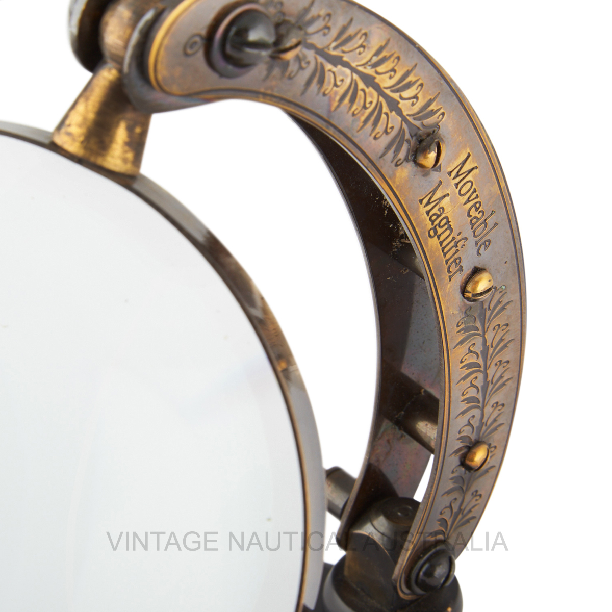 Magnifying Glass A Engraved Arm (Wood Base)