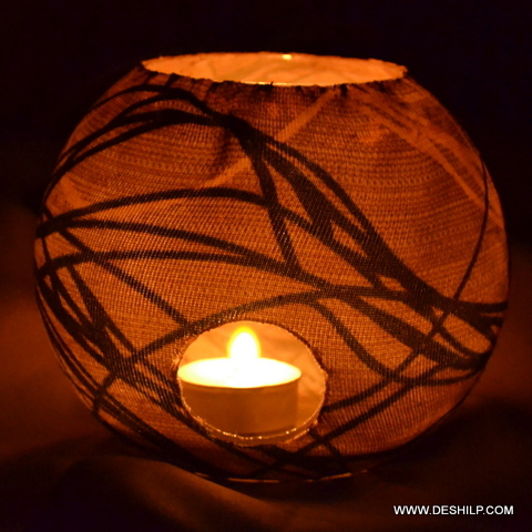 एंटीक इमिटेशन डेकोरेटेड ग्लास कैंडल होल्डर