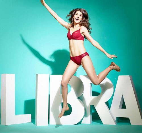 मैरून रूबी फैंसी ब्रा पैंटी सेट