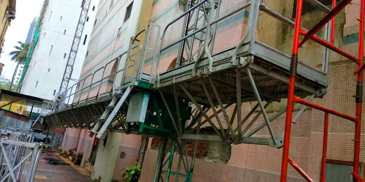 Rack And Pinion Mast Climbing Work Platform Europa - Capacity: 2300 Kg