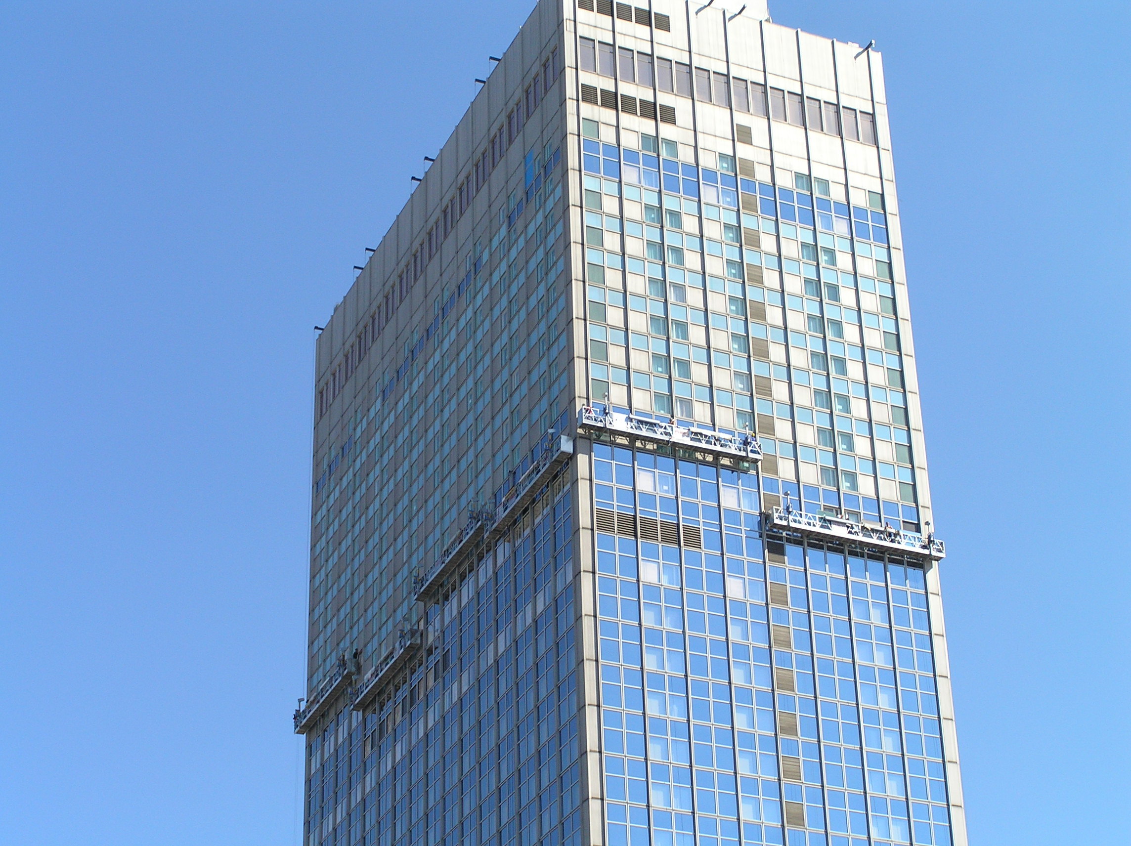 Suspended Platforms - Capacity: 100-200 Kg