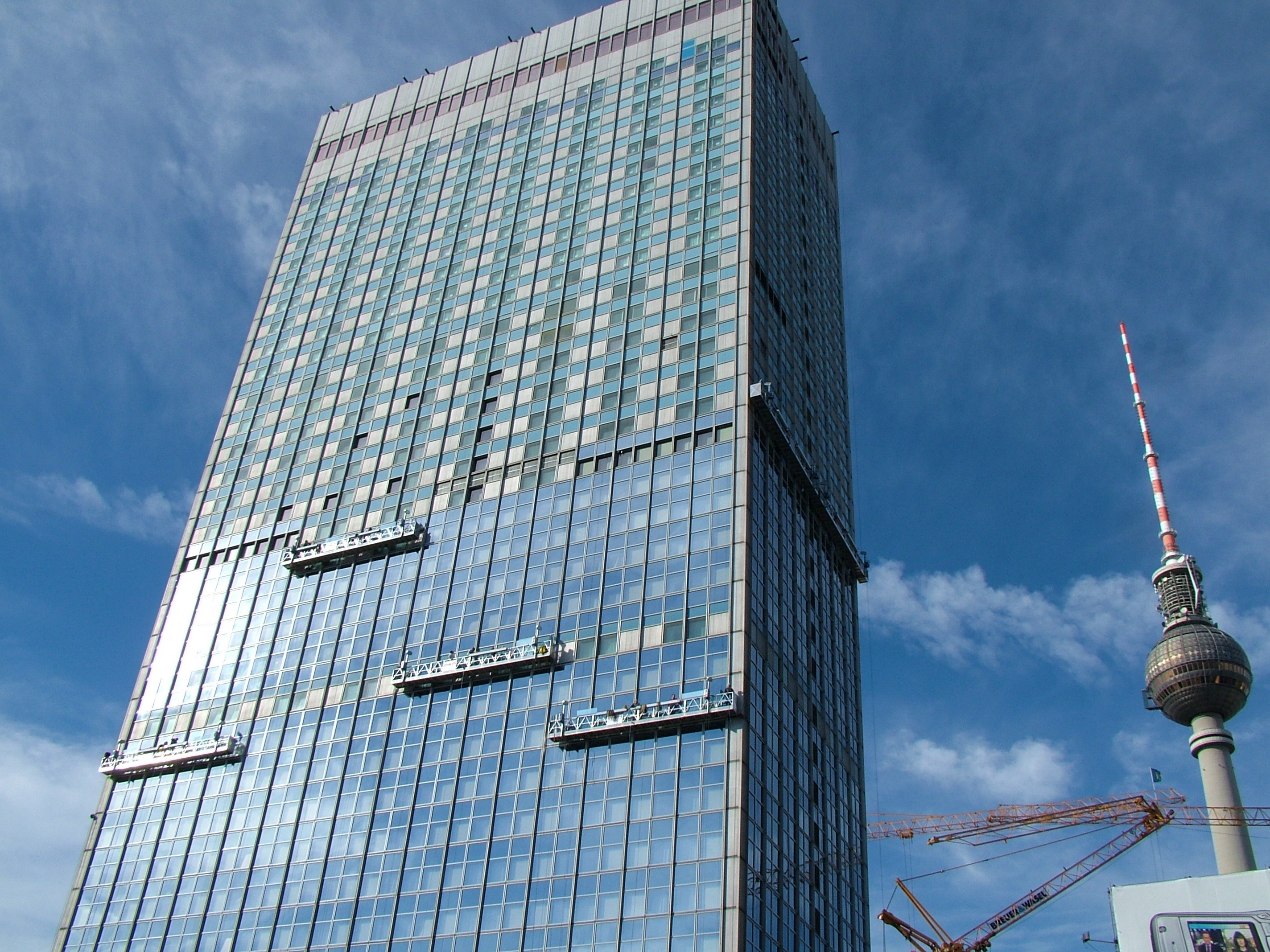 Suspended Platforms - Capacity: 100-200 Kg