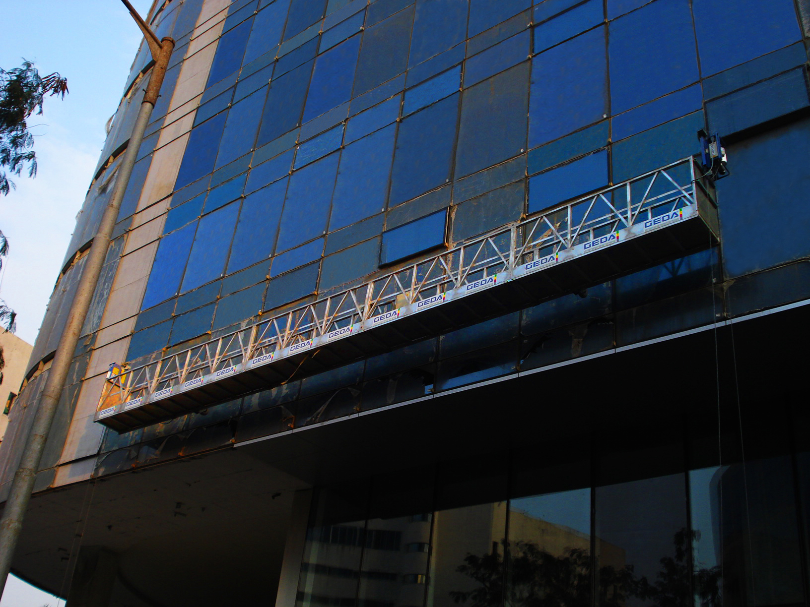 Suspended Platforms - Capacity: 100-200 Kg