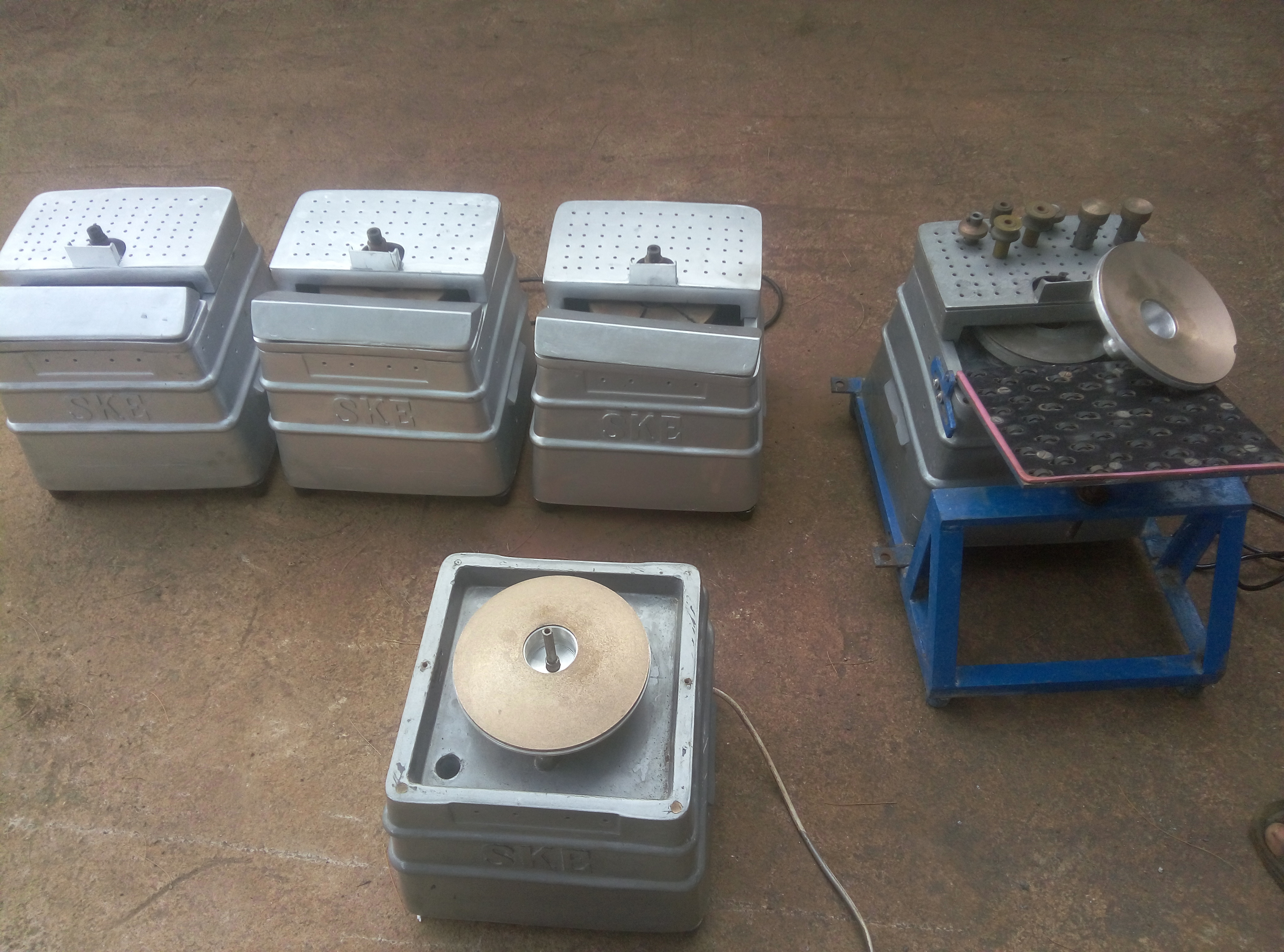 Glass Tukdi Making Machine - Superior Quality Components, Manual Control System | Edge Cutting, Grinding, Polishing Glass And Stone