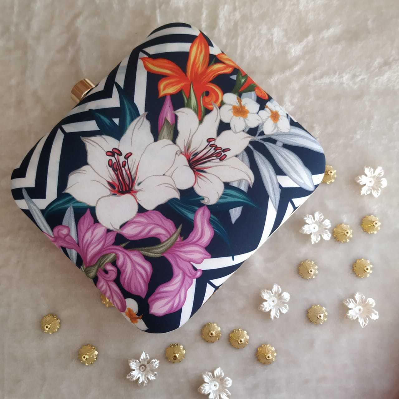 Ladies Clutch - Color: Multicolor
