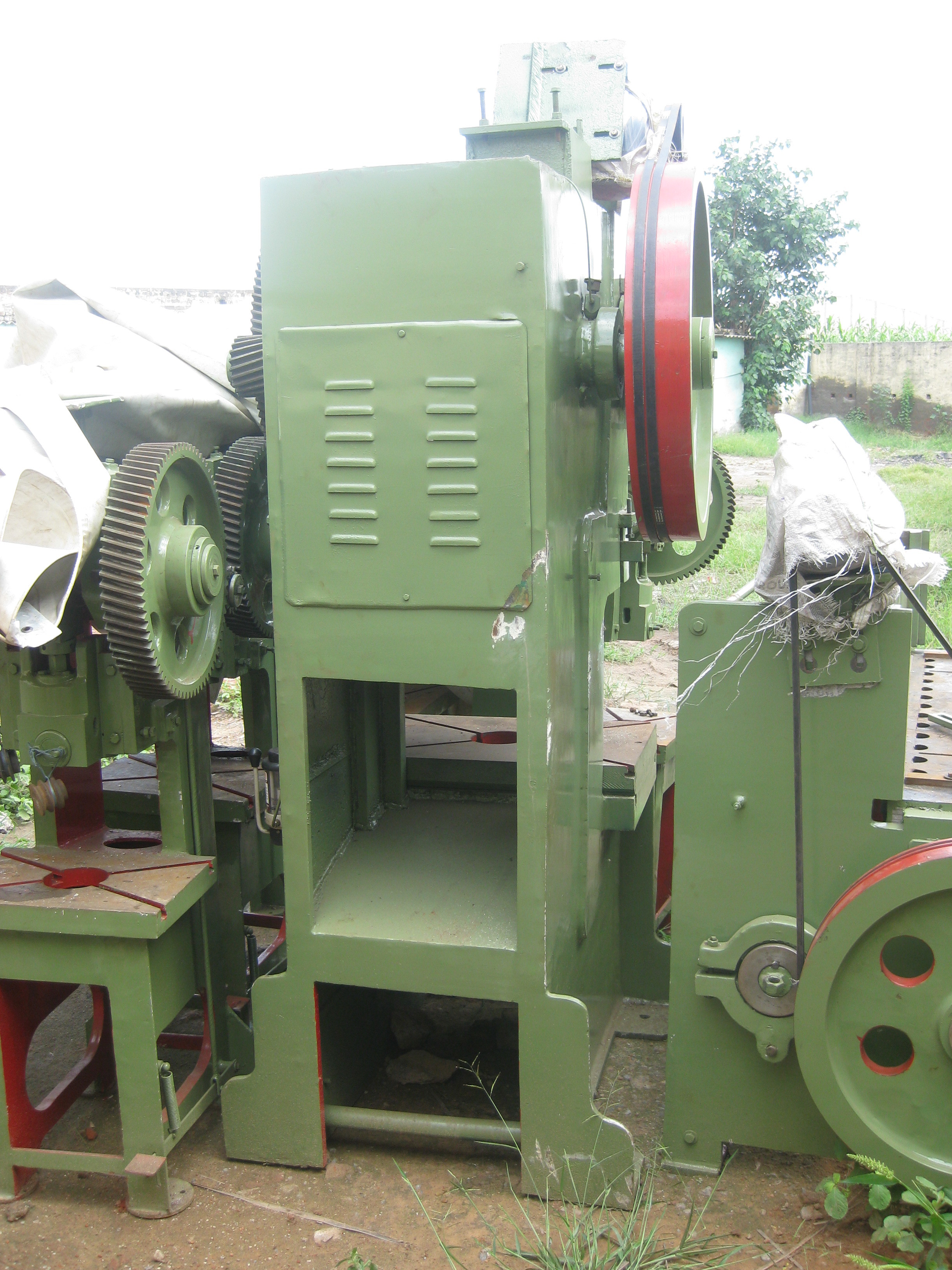 Ss Kitchen Sink Hydraulic Deep Draw Press - Color: As Per Customer Requirement