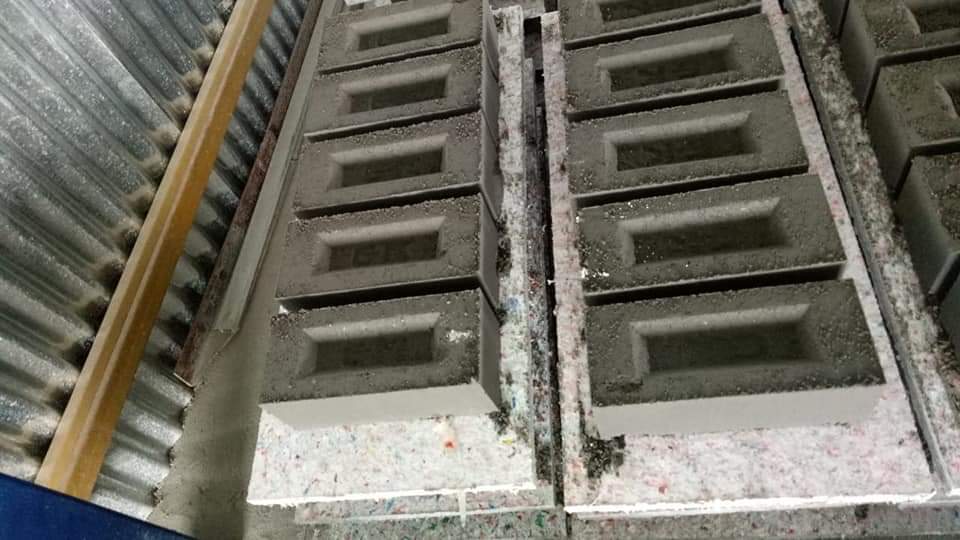 No Color Control Pvc Brick Pallet
