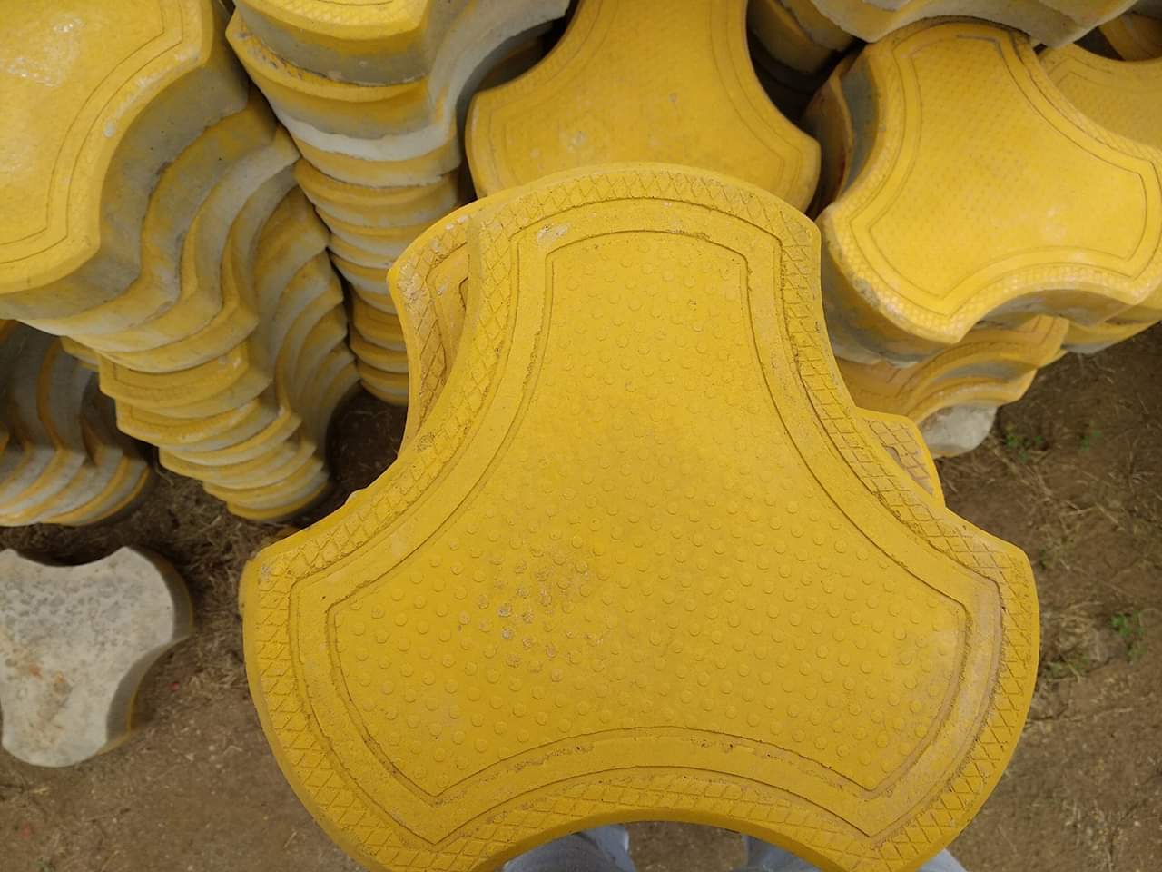 Yellow Oxide Powder Grade: 920