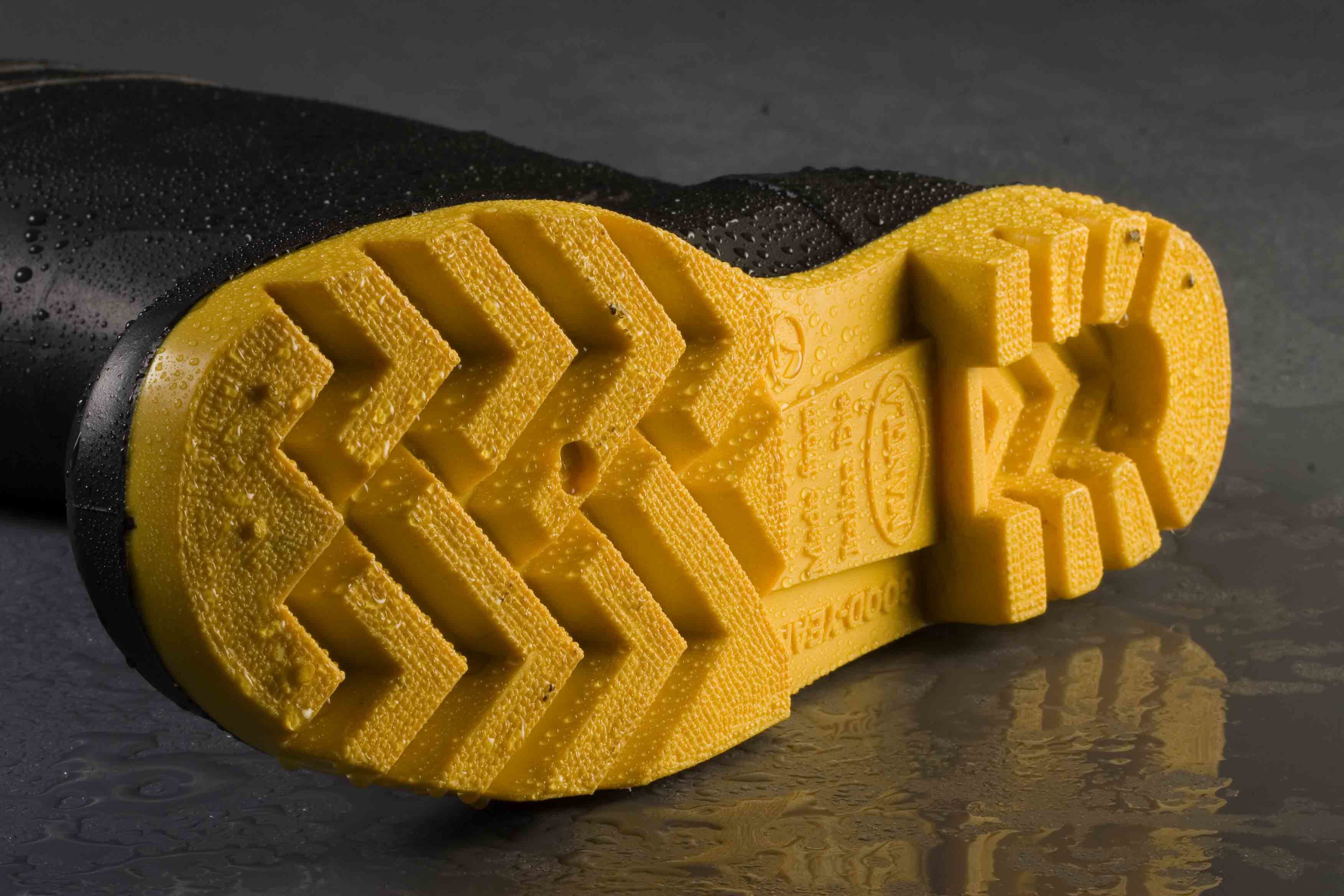 Lucas Yellow Gumboot - Color: Black / Red