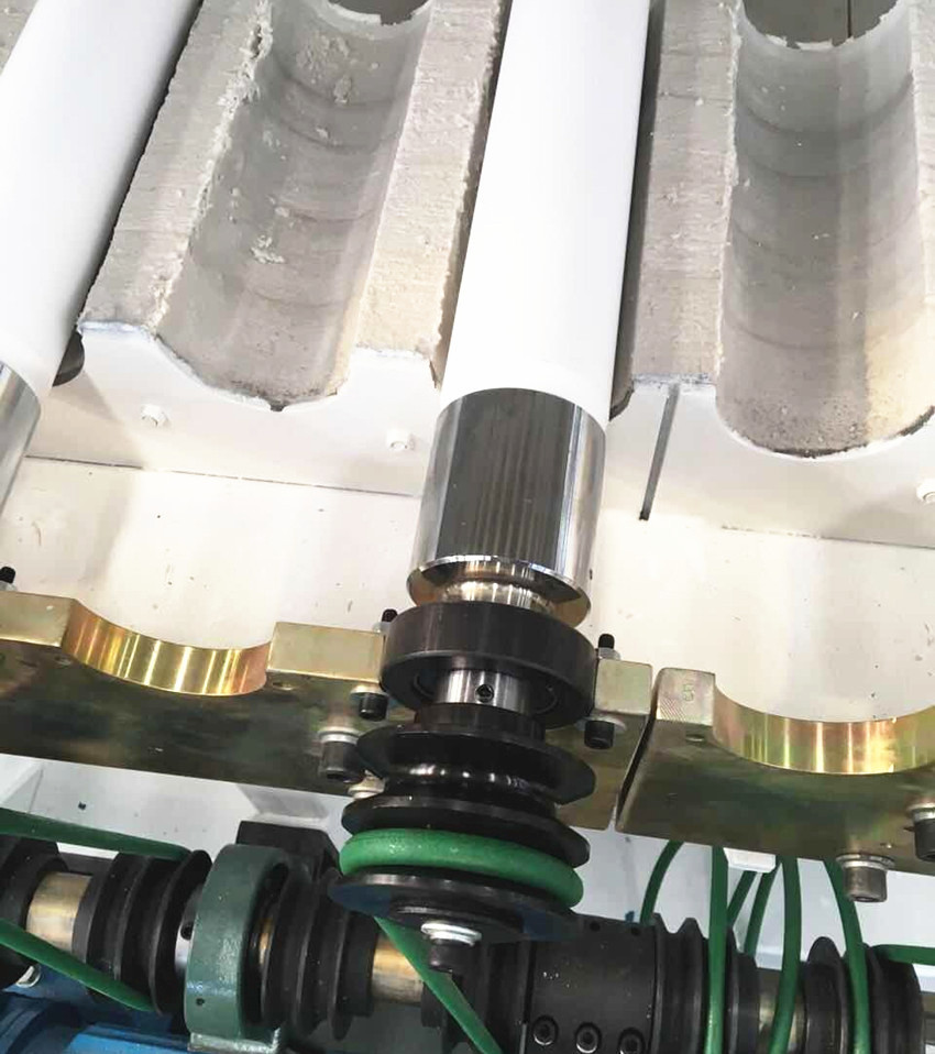Fused Silica Ceramic Roller - 99.5% Sio2, 1.90-1.99 G/cm3 Density, High Strength | High Temperature Resistance, Long Service Life, Wear Resistant