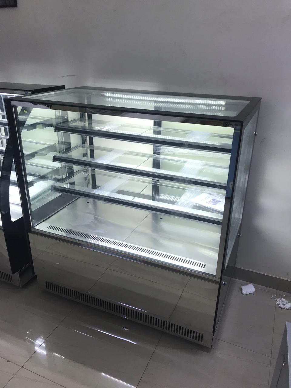 Cake Display Counter Height: 1300 Millimeter (Mm)