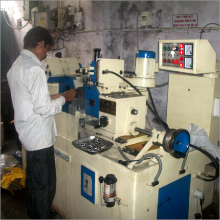 Precision-turned-components Machine