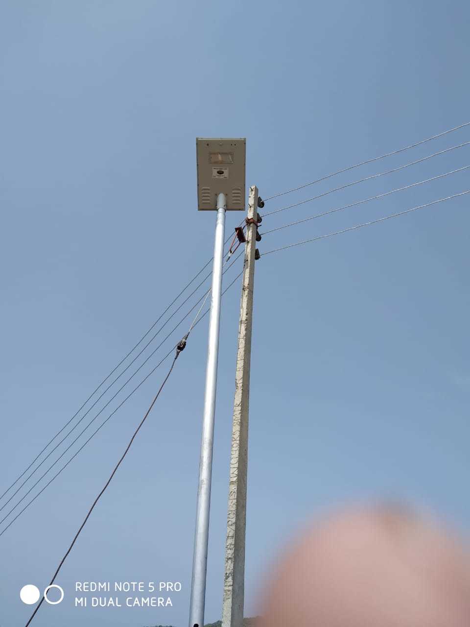 Solar Street Light - Aluminum, 24 Cm Height, 25 Watt Power, Ip 65 Rating | Inbuilt Lithium-ion Battery, Solar Panel, Motion Sensor, Dusk & Dawn Feature, 5 Year Warranty