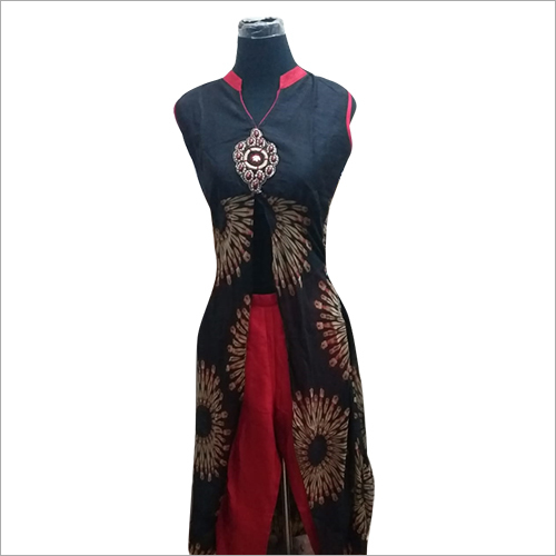 Ladies Kurti - Cotton Fabric, Size M/L/S/XL, Trendy Party Wear Design | Quick Dry, Washable, Skin-Friendly, Color Fastness, Perfect for Any Occasion