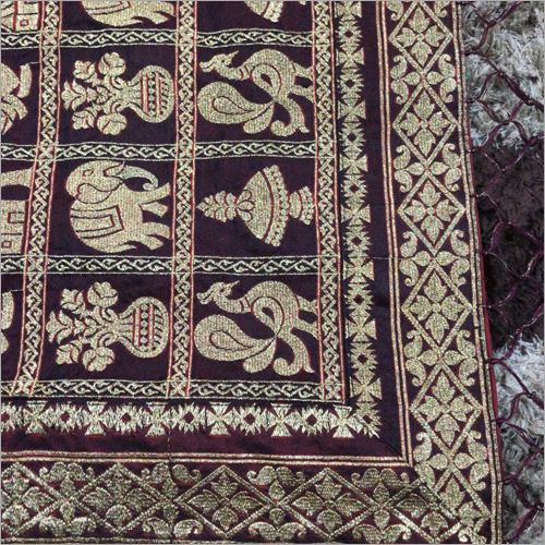 महिलाओं की डिजाइनर साड़ी