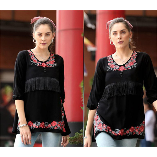 ब्लैक लेडीज़ एम्ब्रॉयडरी टॉप