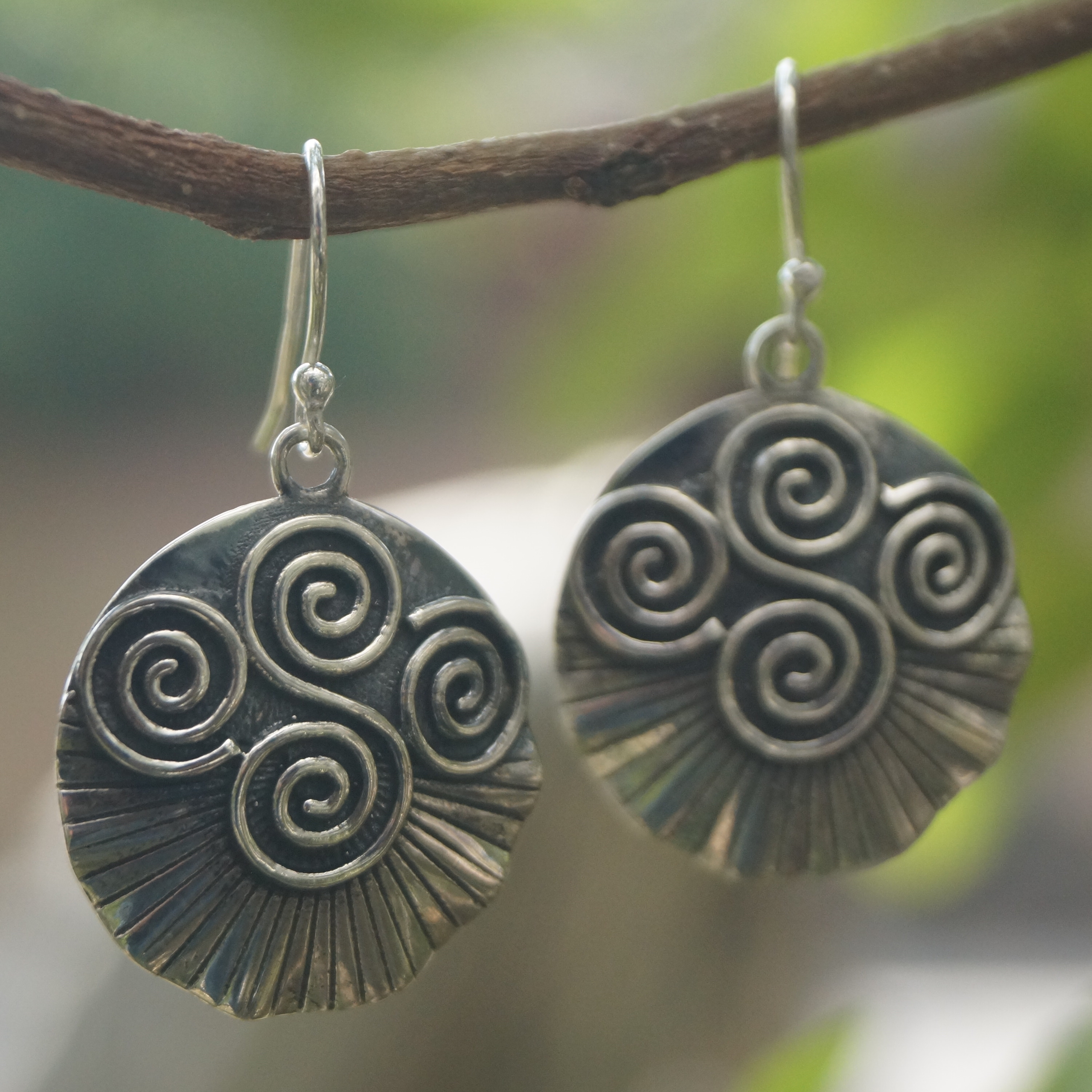 Silver Round Earring - Sterling Silver 92.5%, 1.5 Inches Length, 1.0 Inches Width, 11.0 Grams Weight | Pearl Stone, Perfect For Women And Children, Ideal For Anniversaries, Engagements, Gifts, Parties, Weddings