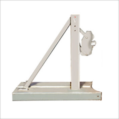 Fork Mounted Parrot Beak Attachment Application: Hydraulic Clamps