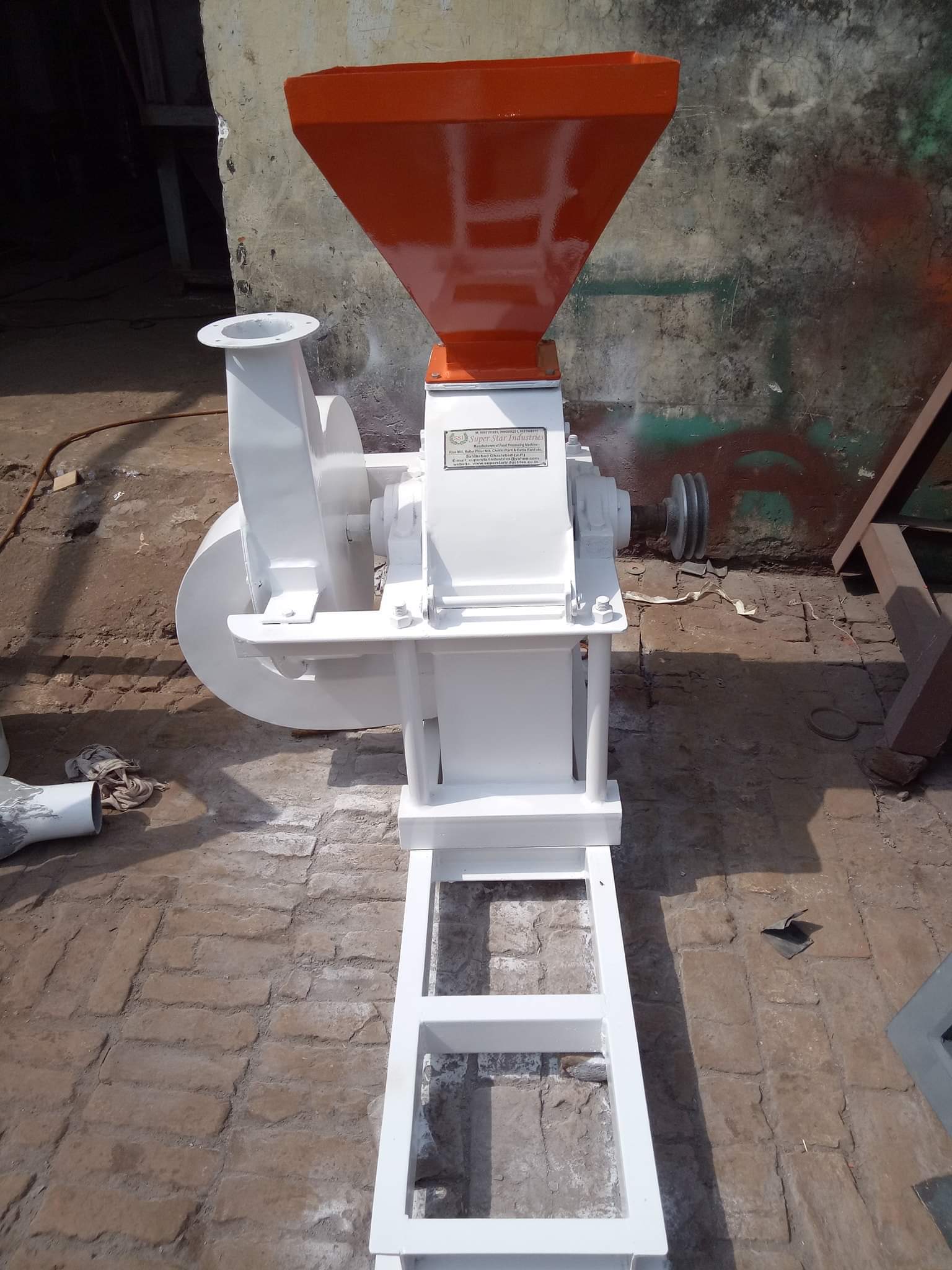 White Pulverize/hammer