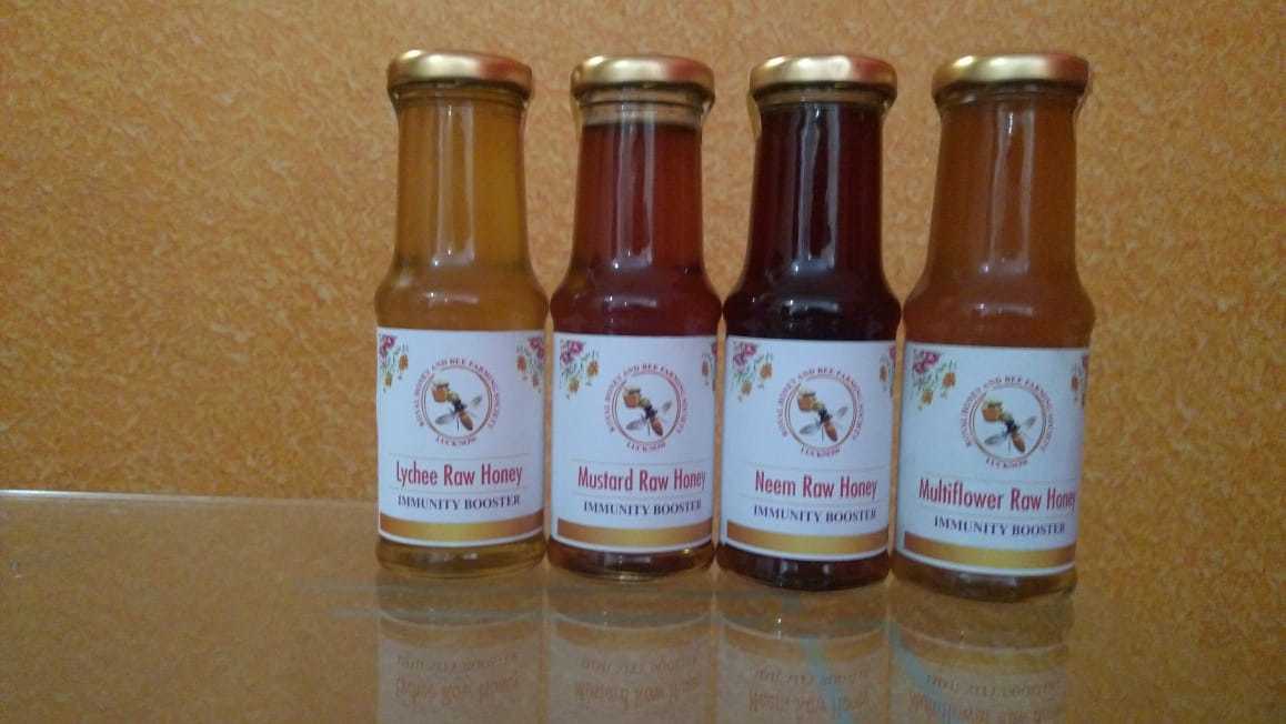 Raw Honey - Glass Jar, Amber Color, 18-22% Moisture Content | Direct From Hive, Natural Goodness, Unprocessed, Unique Flavor, Cheesecloth Filtration