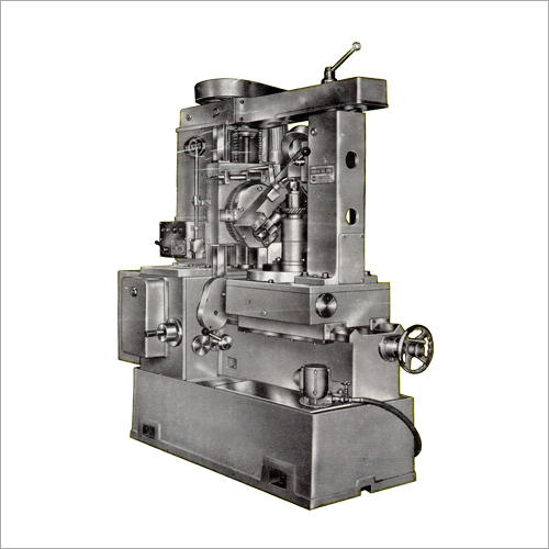 यूनिवर्सल गियर हॉबिंग मशीन