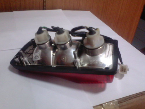 टेल लाइट बैक कॉम्पैक्ट