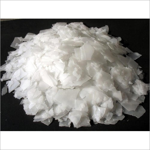 White Caustic Soda - 99% Purity, Density 2.13 g/cm³, Molecular Weight 39.997 g/mol, Flakes in 50 Kg HDPE Bags | Industrial Use, CAS No: 1310-73-2, pH Level 13