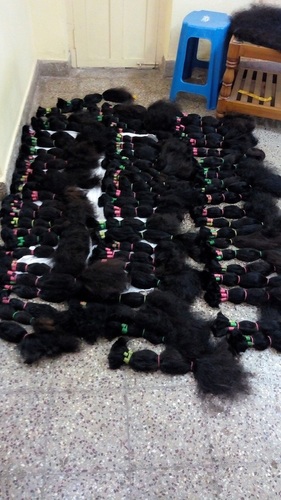 महिला बाल प्राकृतिक बाल