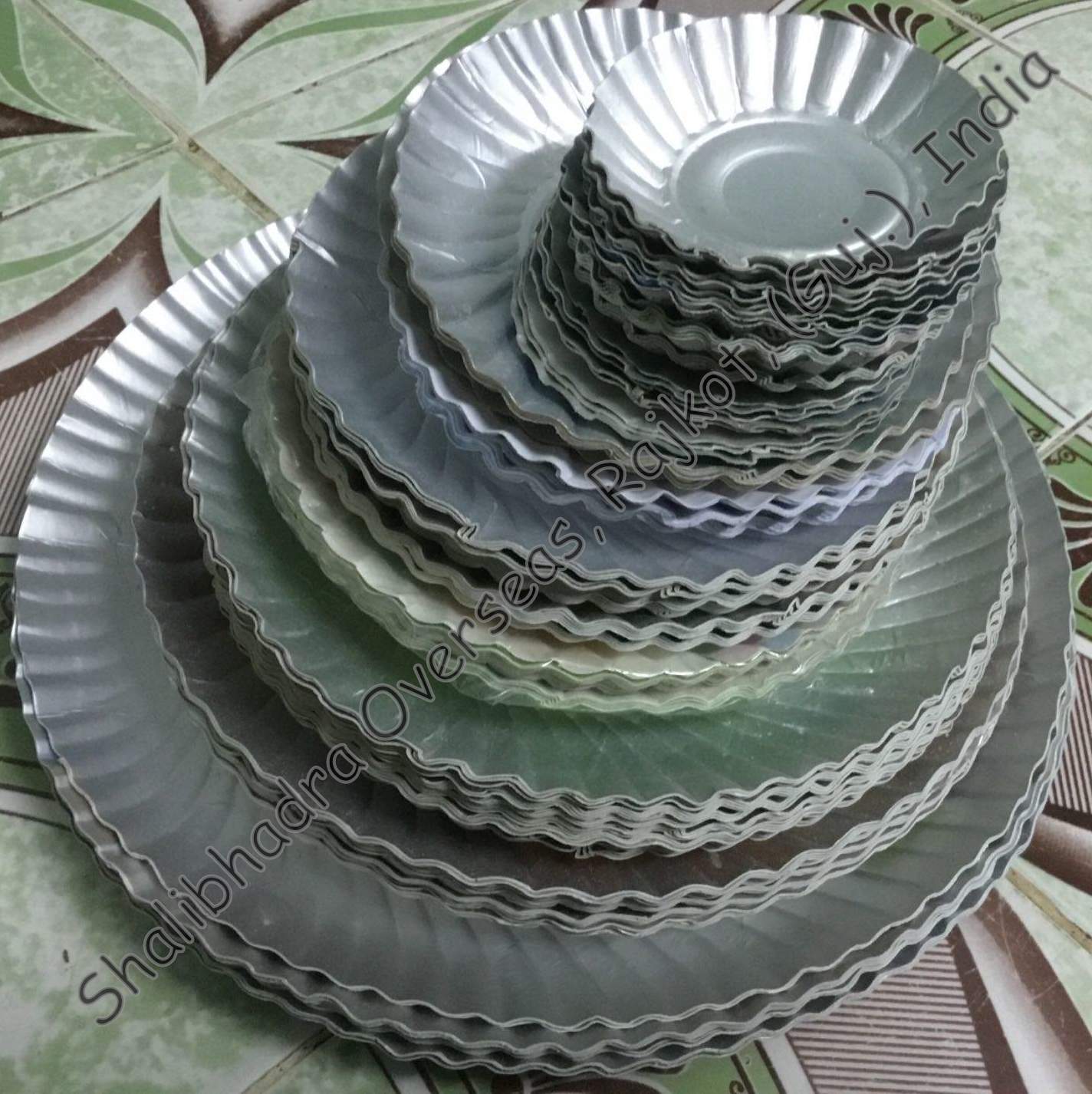 Paper Dish - Paper Material, Various Sizes, White And Silver Laminated | Light, Leak Proof, Eco-friendly For Parties And Functions