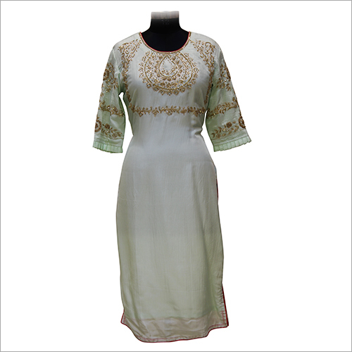 देवियों कढ़ाई कुर्तियां