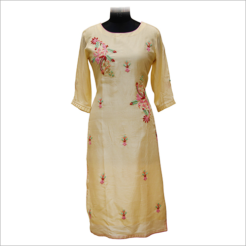 महिलाओं के लिए गोल गले वाली कैज़ुअल कुर्तियां