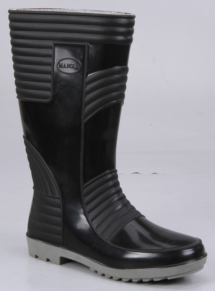 Dynamic Black Upper And Red Sole - Insole Material: Pvc