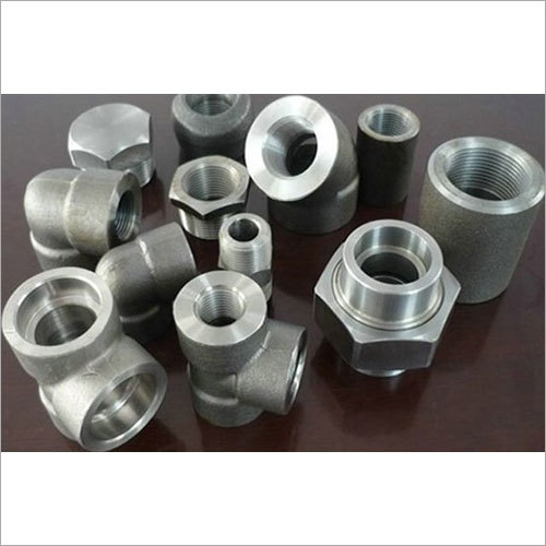 Mild Steel Tee - 1/2"-4" Size Range, Black Surface Finish | Threaded Ends, ASTM A234 Standards for Fluid Handling Systems
