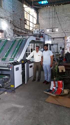पूरी तरह से स्वचालित लेमिनेटर मशीन