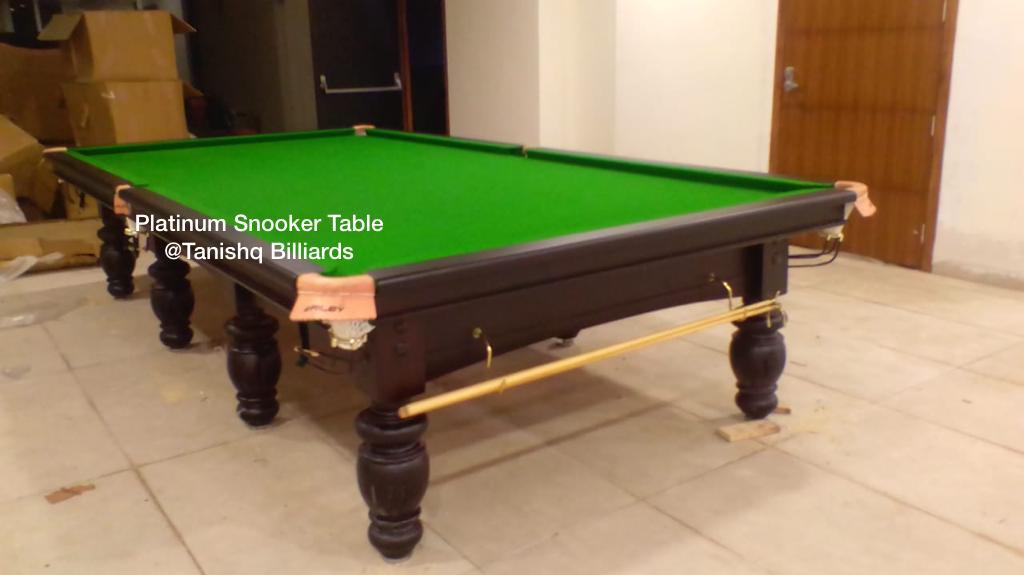 Platinum Billiards Table - Cue Forearm: Ash Wood