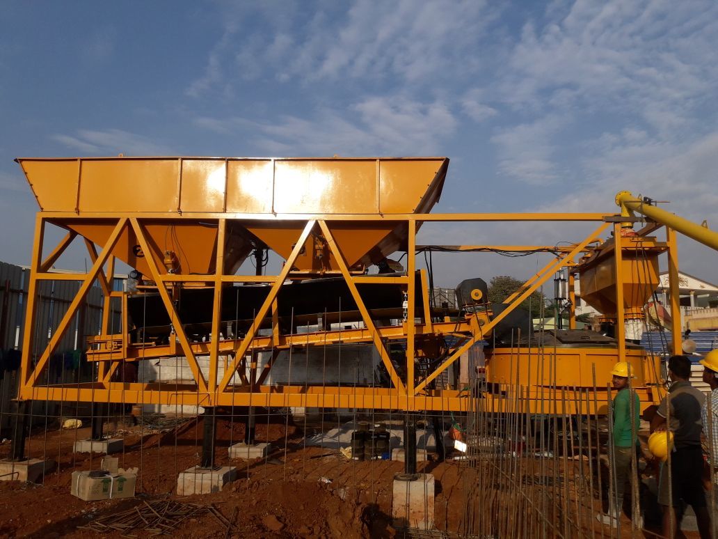 Mobile Concrete Batching Plant Conveyor Capacity: 30cum/hr Kg/hr