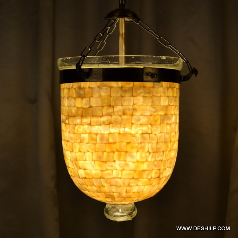 येलो सीप ग्लास होम डेकोर वॉल हैंगिंग