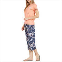 मल्टीपल कलर अवेलेबल गर्ल्स होजरी कैप्री