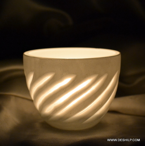 एंटीक फिनिश के साथ ग्लास टी लाइट कैंडल होल्डर