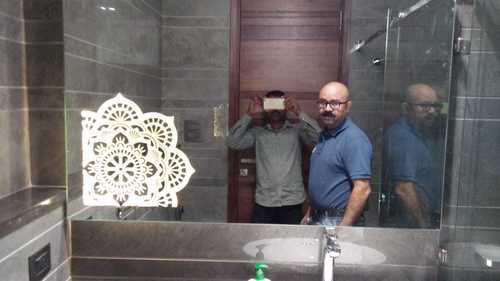 एलईडी दर्पण