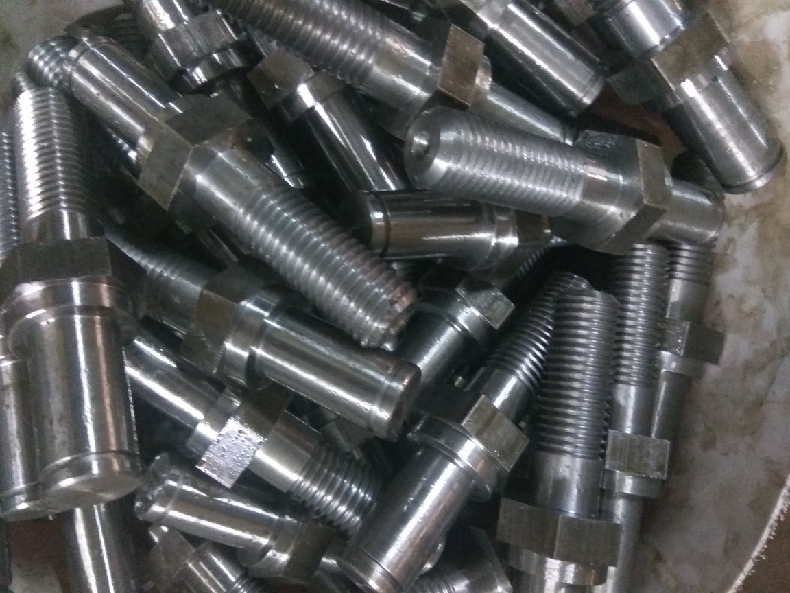 Metal Shaft - Alloyed Metal, Round Shape, Zinc Plating , 0.01mm Tolerance, Ideal For Torque Transmission And Machinery Connection