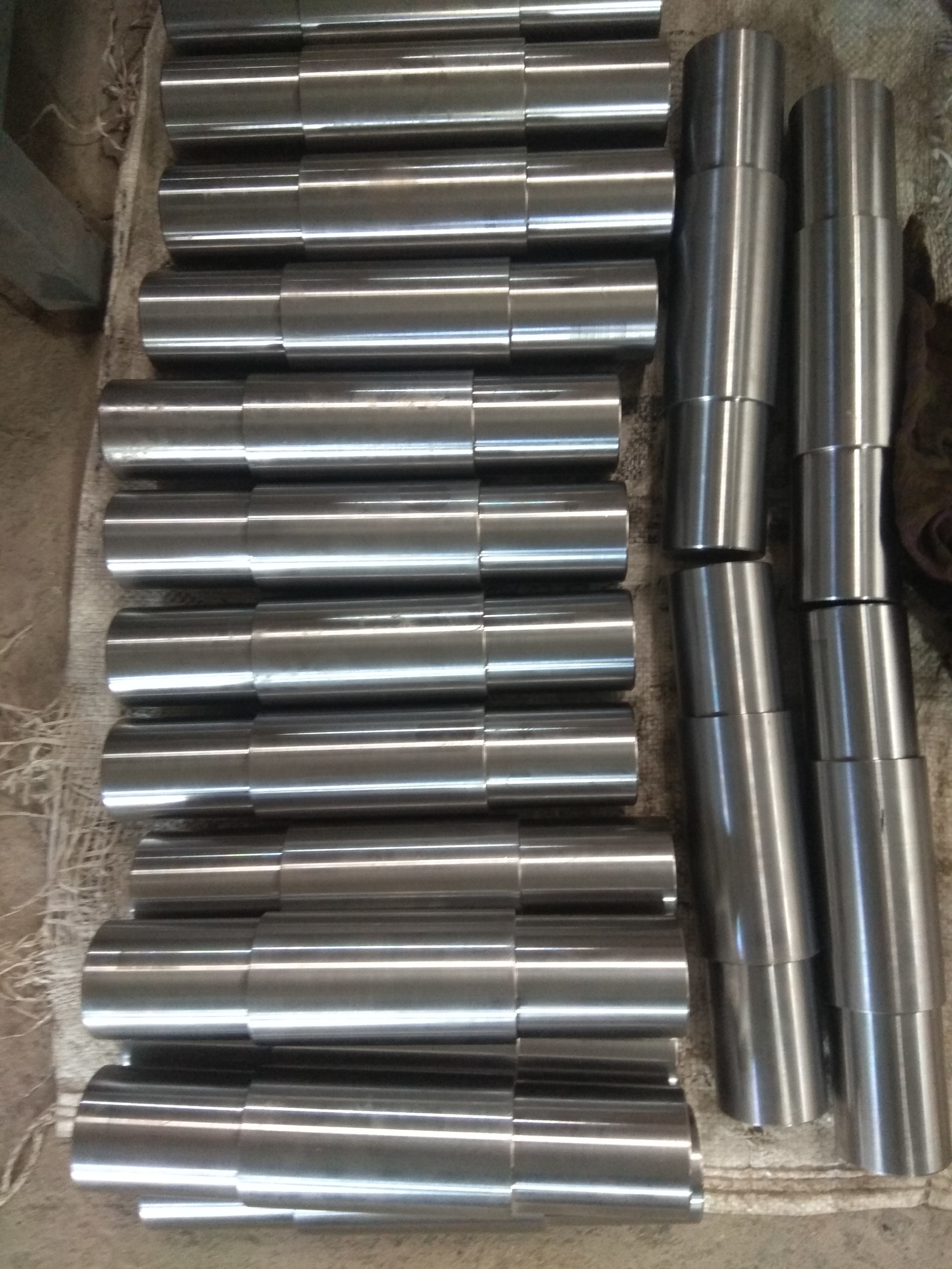 Metal Shaft - Alloyed Metal, Round Shape, Zinc Plating , 0.01mm Tolerance, Ideal For Torque Transmission And Machinery Connection