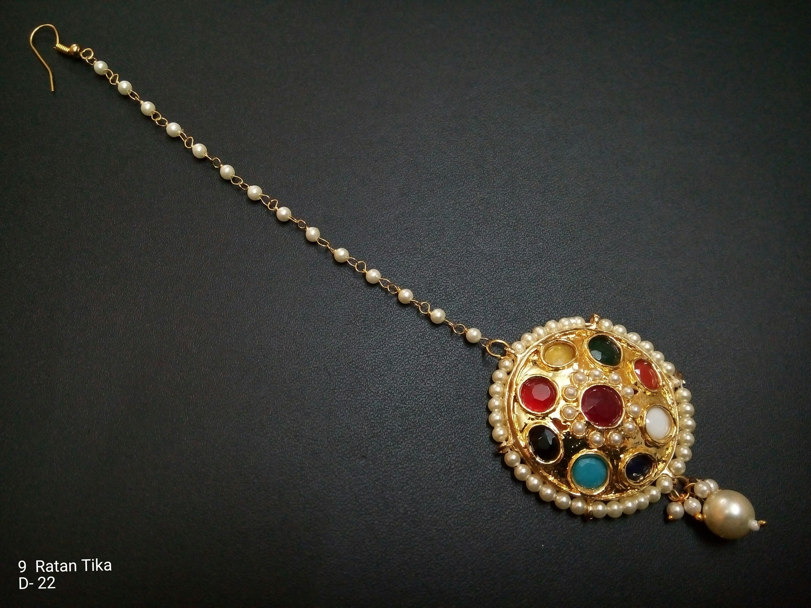 Mang Tikka - Gold-plated Alloy 5x5 Cm, Gold Color | Elegant Design, Intricate Detail, Wedding Accessory, Pearls & Kundan Gemstones