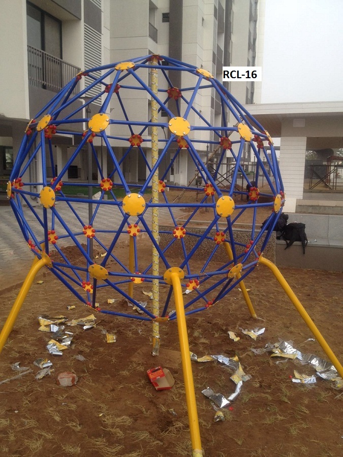 Crystal Maze - Premium Quality Crystal Glass | Intricate Geometric Design, Stunning Light Refraction