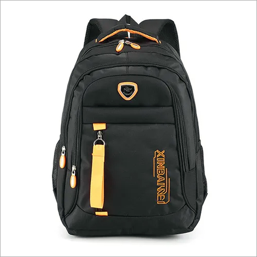 विभिन्न रंग के पुरुषों के बैग