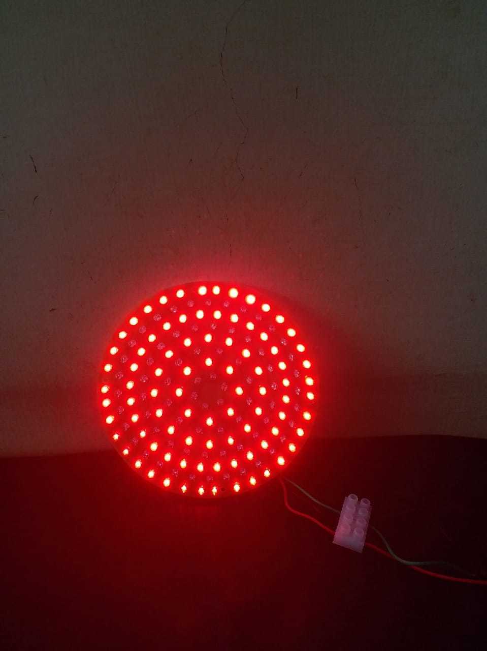 Led 2 In 1 Traffic Signal Light - Pc Body, 3 Kg, Red & Green Colors | Waterproof Design, Iso Certified, 3-year Warranty