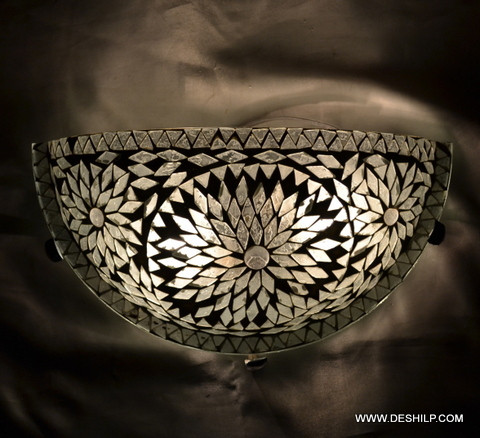 हस्तनिर्मित काले और सफेद मोज़ेक वॉल अप-लाइटर