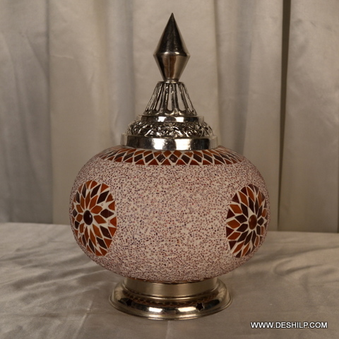 Red Mosaic Art Glass Table Lamp - 20x22 Cm, Handmade Design With Modern Aesthetic And Polished Finish